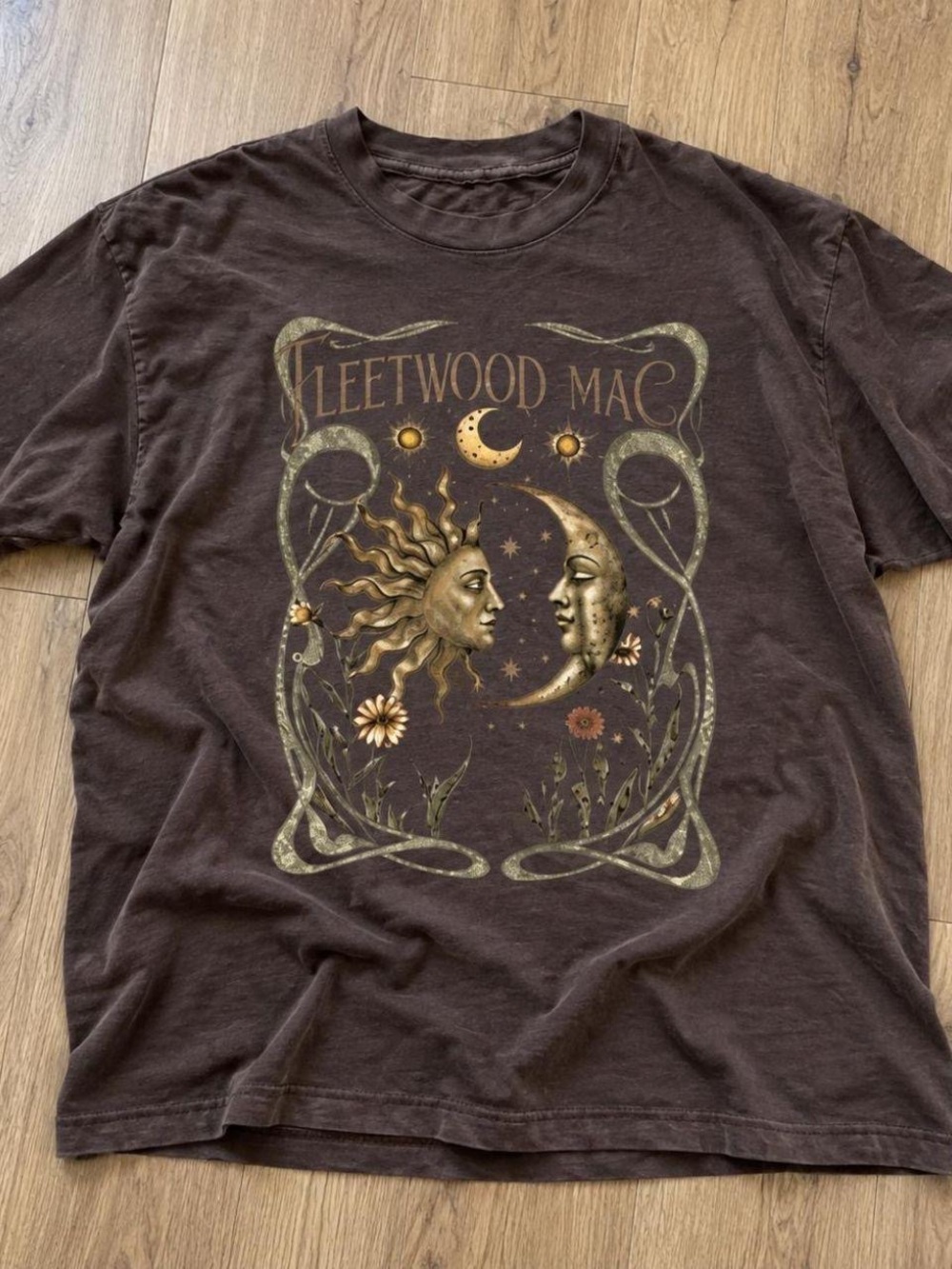 Gildan Brown Fleetwood Mac Sun & Moon Graphic Tee